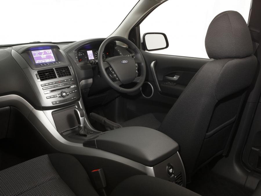 Интерьер Ford Territory TX 2011 года  (фото 7 из 14)